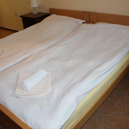 Prenociste "Magnus" Bed & Breakfast Slavonski Brod Exterior foto