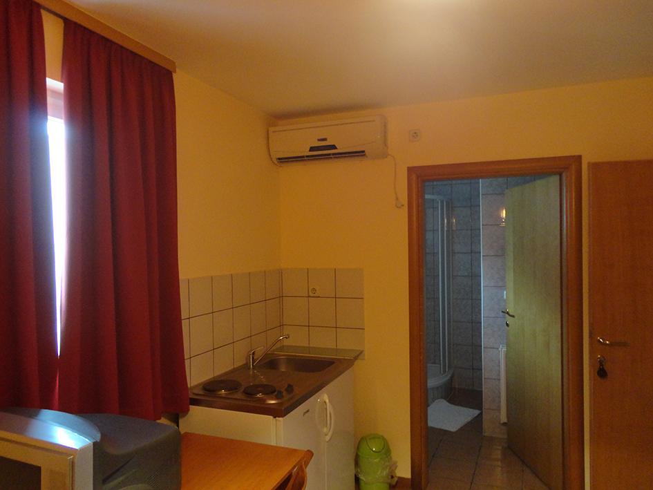 Prenociste "Magnus" Bed & Breakfast Slavonski Brod Exterior foto
