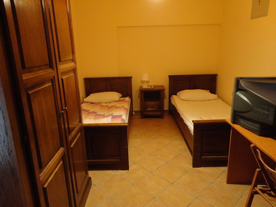 Prenociste "Magnus" Bed & Breakfast Slavonski Brod Exterior foto