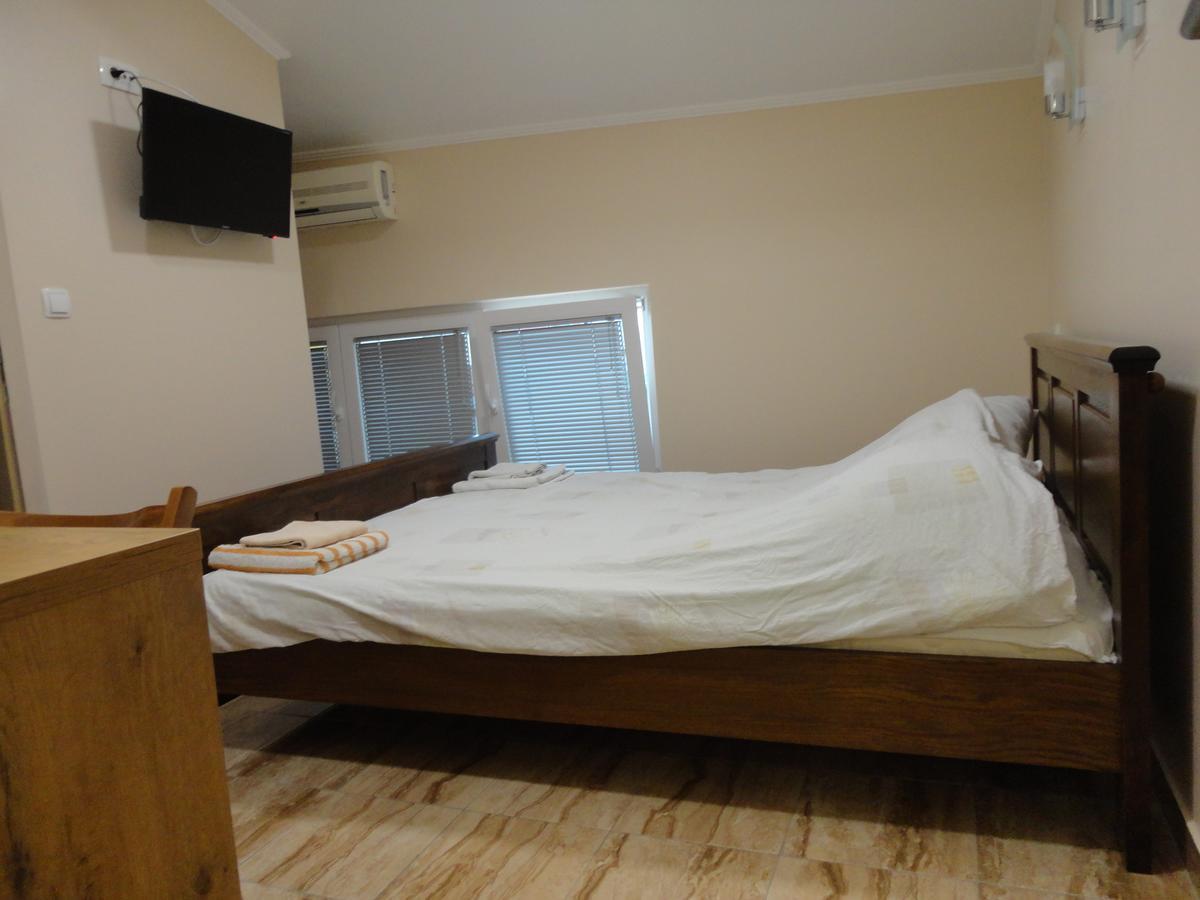 Prenociste "Magnus" Bed & Breakfast Slavonski Brod Exterior foto