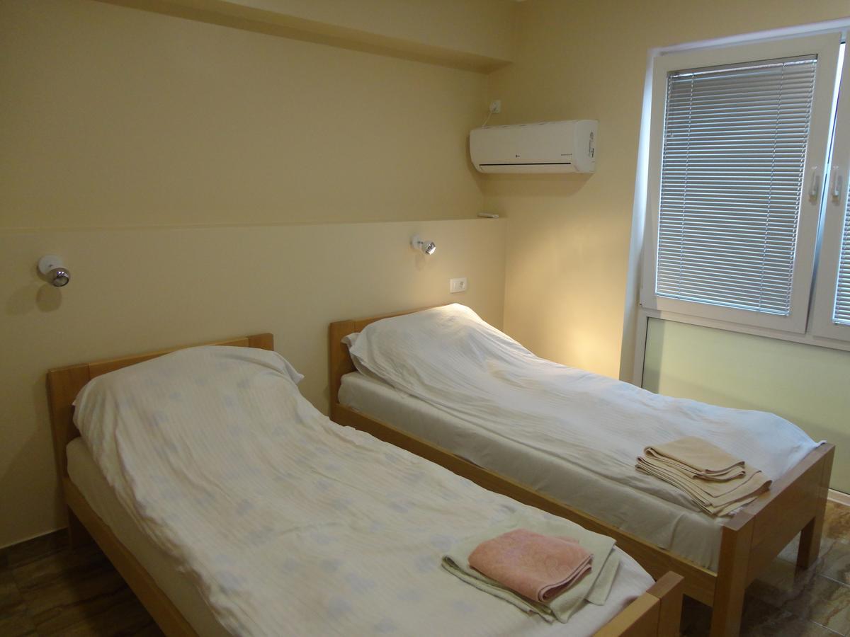 Prenociste "Magnus" Bed & Breakfast Slavonski Brod Exterior foto