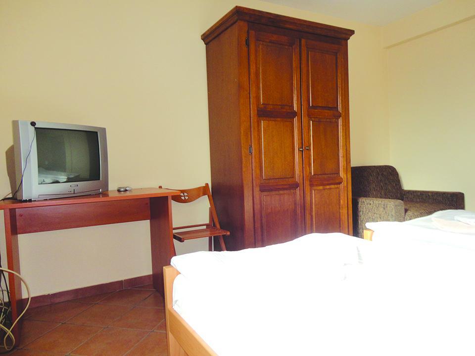 Prenociste "Magnus" Bed & Breakfast Slavonski Brod Exterior foto