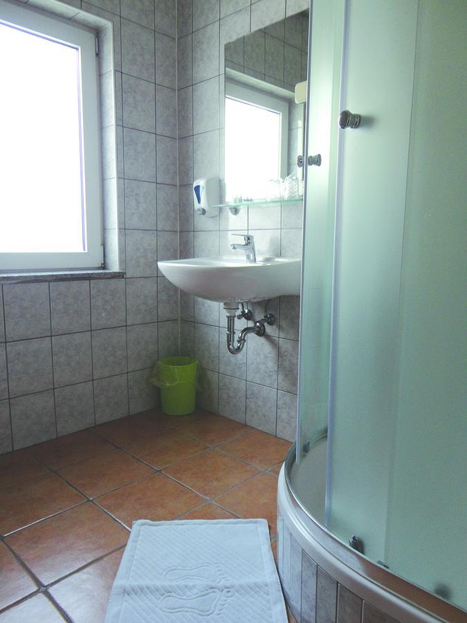 Prenociste "Magnus" Bed & Breakfast Slavonski Brod Exterior foto