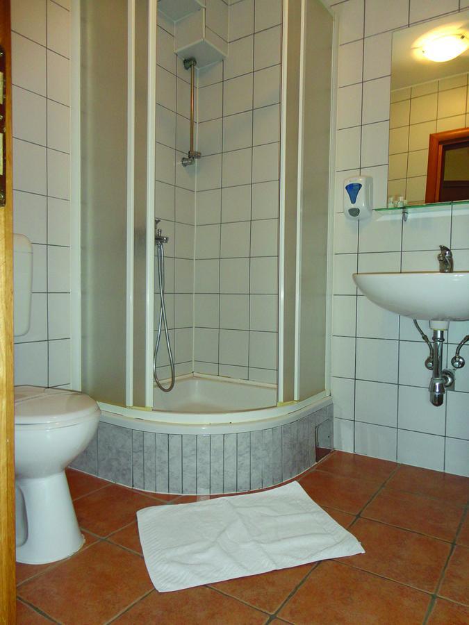 Prenociste "Magnus" Bed & Breakfast Slavonski Brod Exterior foto