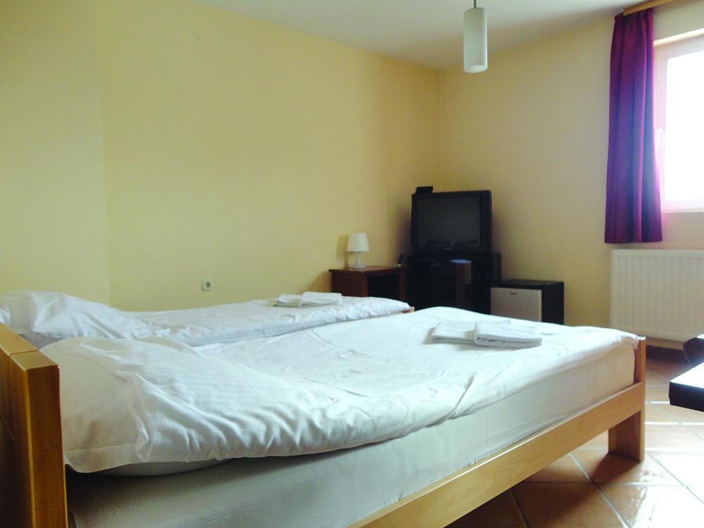 Prenociste "Magnus" Bed & Breakfast Slavonski Brod Exterior foto