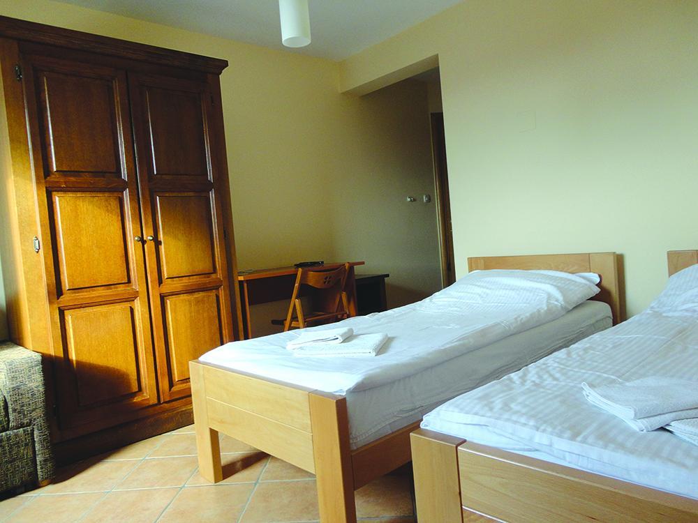 Prenociste "Magnus" Bed & Breakfast Slavonski Brod Exterior foto