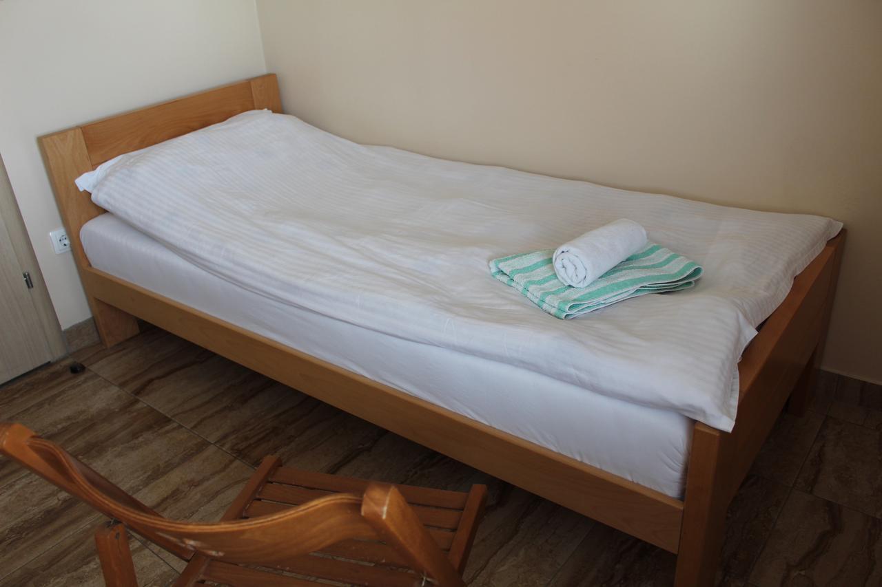 Prenociste "Magnus" Bed & Breakfast Slavonski Brod Exterior foto