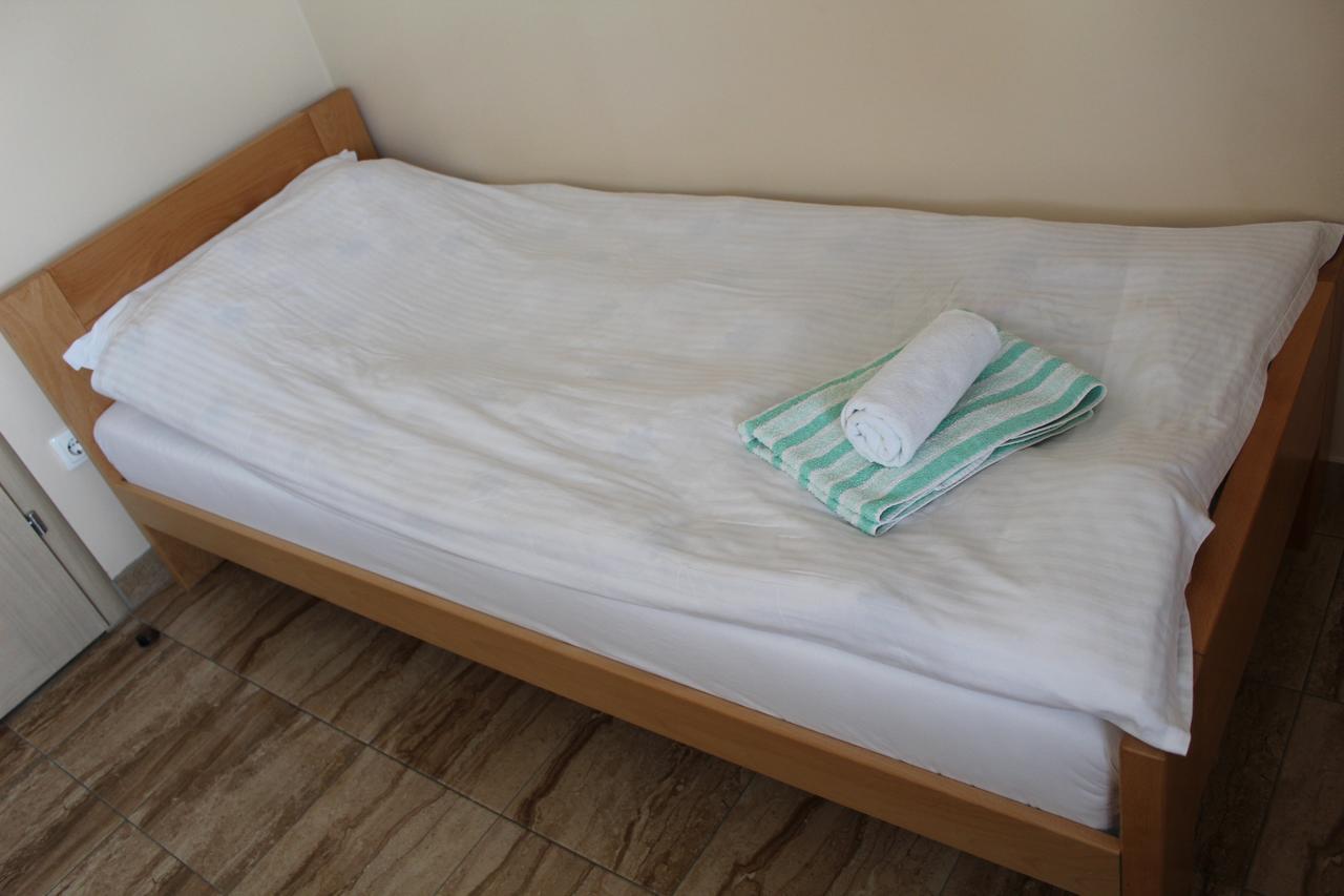 Prenociste "Magnus" Bed & Breakfast Slavonski Brod Exterior foto