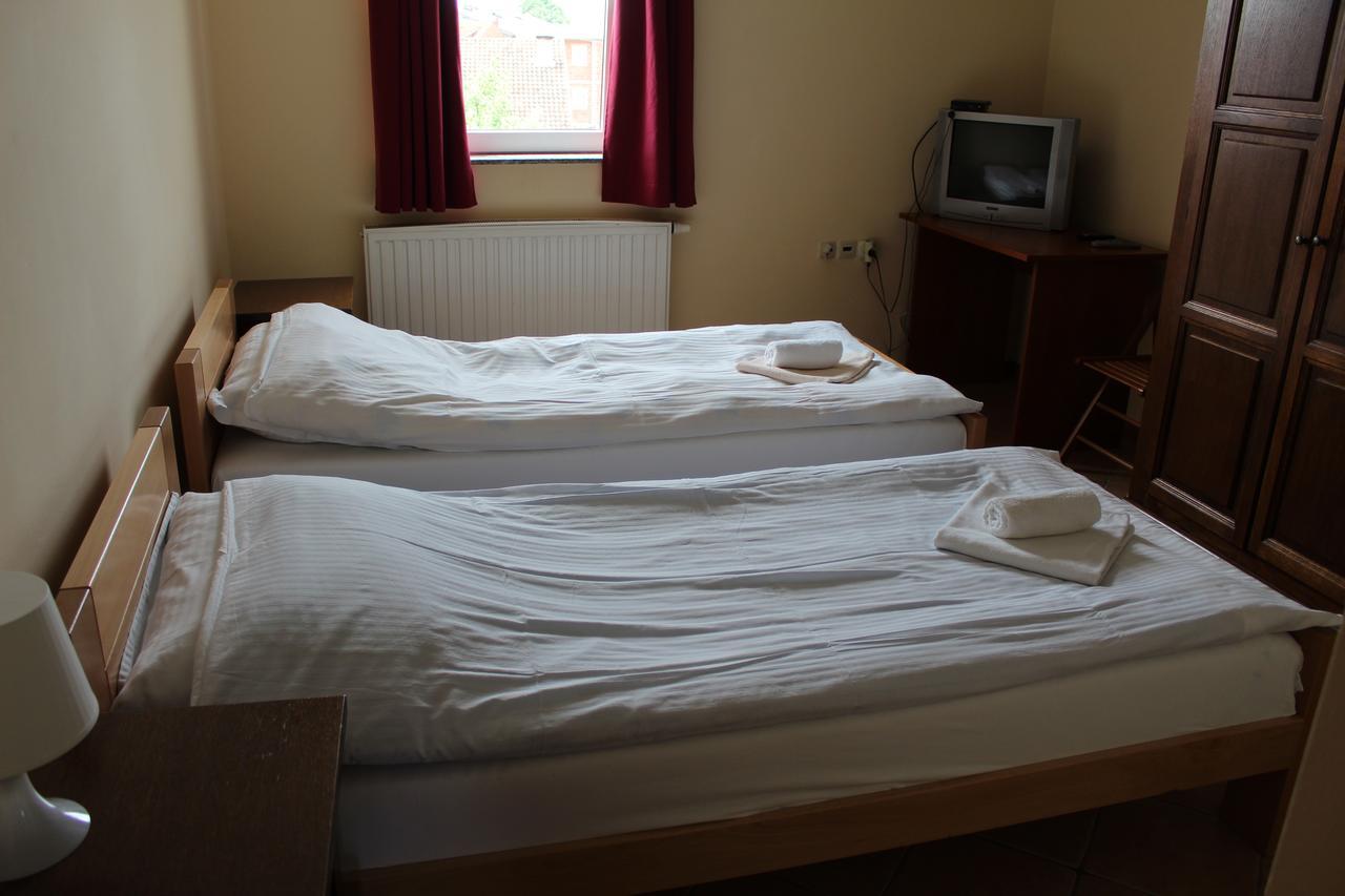 Prenociste "Magnus" Bed & Breakfast Slavonski Brod Exterior foto