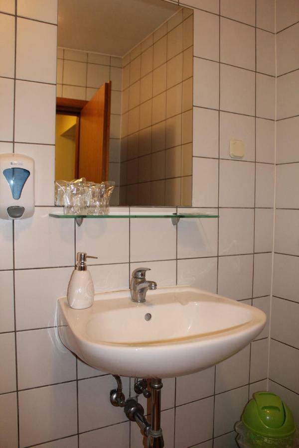 Prenociste "Magnus" Bed & Breakfast Slavonski Brod Exterior foto