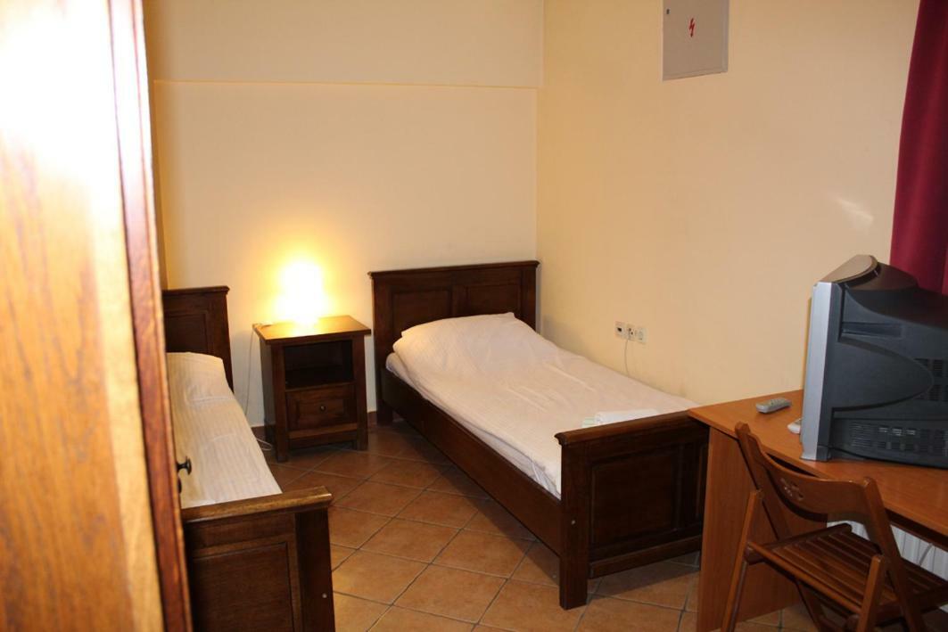 Prenociste "Magnus" Bed & Breakfast Slavonski Brod Exterior foto
