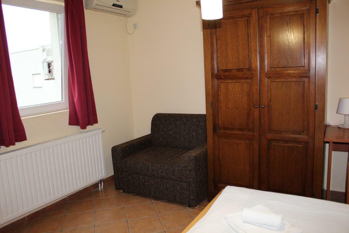 Prenociste "Magnus" Bed & Breakfast Slavonski Brod Exterior foto