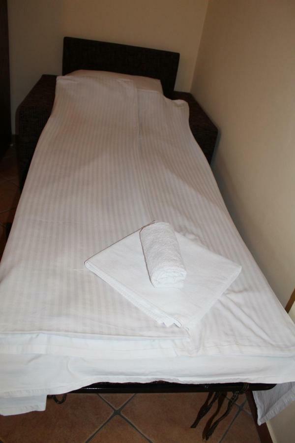 Prenociste "Magnus" Bed & Breakfast Slavonski Brod Exterior foto