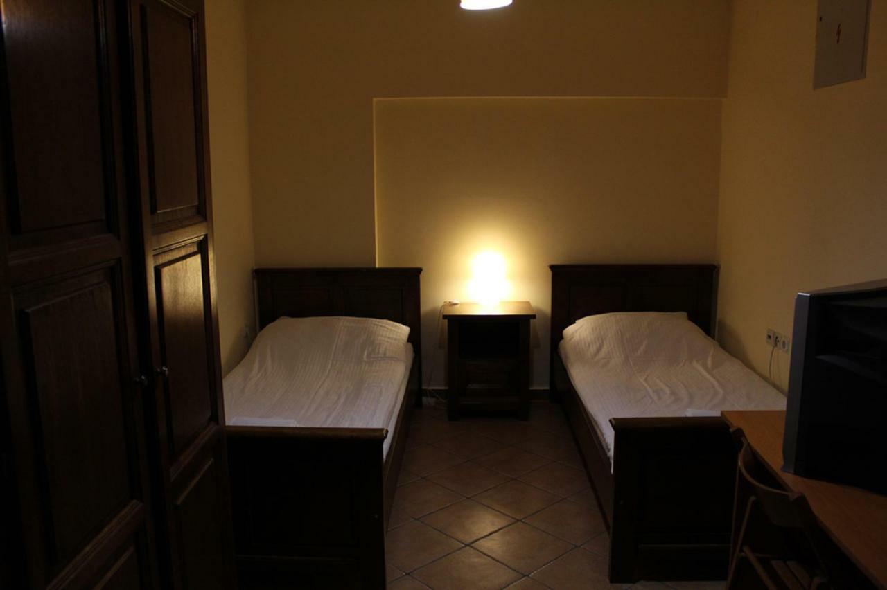 Prenociste "Magnus" Bed & Breakfast Slavonski Brod Exterior foto